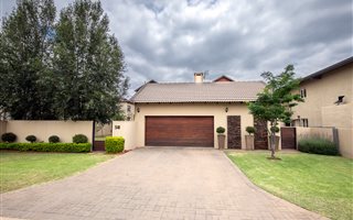 4 Bedroom House in Leeuwenhof Estate