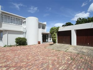 4 Bed House in Signal Hill
