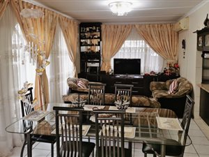 3 Bed House in Chatsworth Central