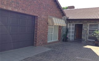 4.5 Bedroom House in Egerton
