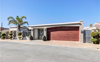 4 Bedroom House in Goedehoop