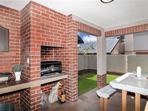 3 Bed Townhouse in Candlewoods Estate