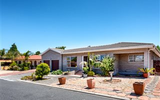 3 Bedroom House in Blommendal