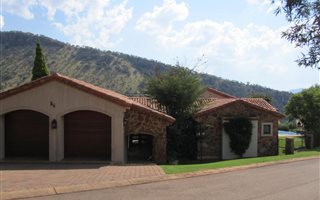 4 Bedroom House in Estate D Afrique