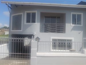 4.5 Bedroom House in Montford