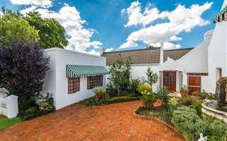 1 Bedroom Garden Cottage in Windsor West