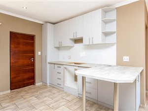 3 Bed House in Meyerspark