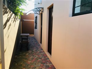 1 Bed Garden Cottage in Lovemore Heights