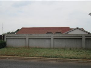 3 Bed House in Roodekop