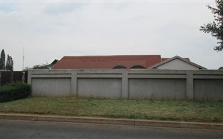 3 Bedroom House in Roodekop