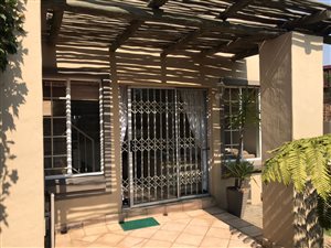 2 Bed Townhouse in Edenglen