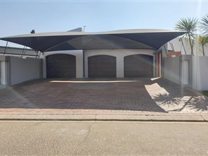 4 Bed House in Alphen Park