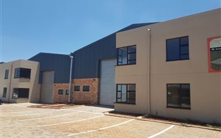 550 m² Industrial space in Clayville