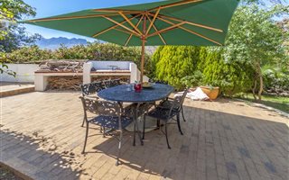 2 Bedroom House in Montclair