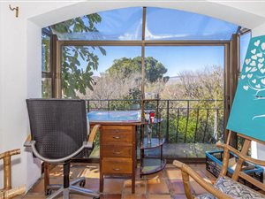2 Bed House in Montclair