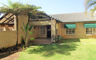 3 Bedroom Townhouse in Moreleta Park