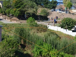757 m² Land available in Hornlee