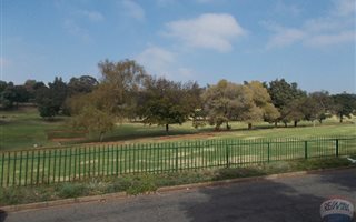 1000 m² Land available in Observatory