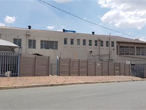 3200 m² Industrial space in Electron