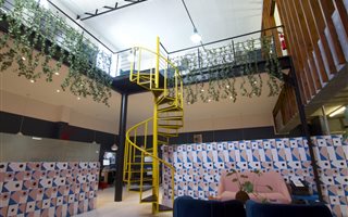 883 m² Commercial space in Woodstock