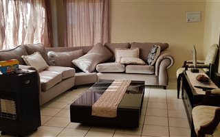3 Bedroom Townhouse in Willowbrook