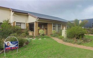 6 Bedroom House in Strand Central