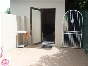 1 Bed Apartment in Dowerglen and Ext