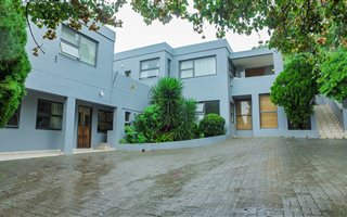 7.5 Bedroom House in Linksfield