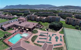 2 Bedroom Apartment in Hermanus Beach Club