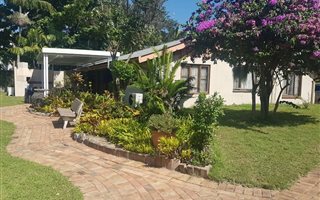 4 Bedroom House in Meerensee