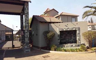 3 Bedroom Townhouse in Edenglen
