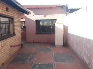 2 Bed House in Molapo