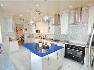 4 Bed House in Wendywood