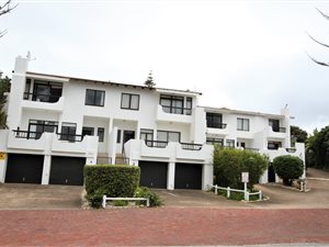 5 Bedroom Apartment in Solar Beach