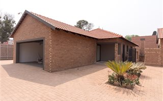 3 Bedroom Townhouse in Brackenhurst