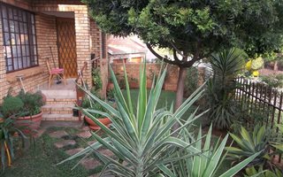 3 Bedroom Duet in Azaleapark