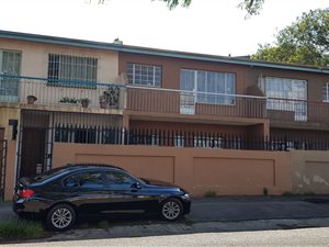 2 Bedroom Townhouse in Newlands