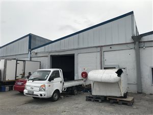 400 m² Industrial space in Elsies River