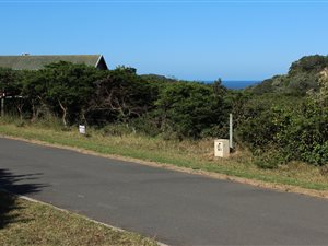 840 m² Land available in Cintsa