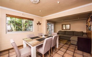 4 Bedroom House in Kirstenhof