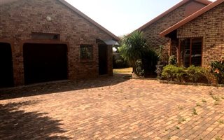 3 Bedroom House in Clearwater Estate
