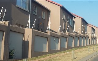 2 Bedroom House in Vorna Valley