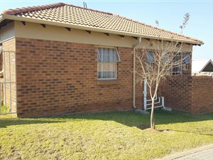 3 Bed House in Thatch Hill Estate