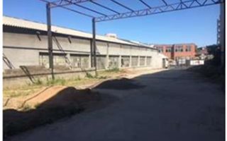 900 m² Industrial space in Bluff