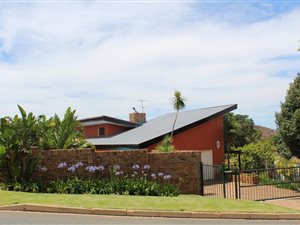 3 Bed House in Panorama
