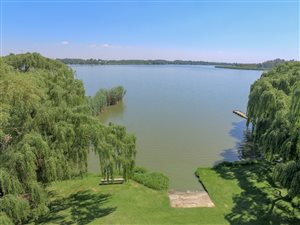 4 Bed House in Miravaal