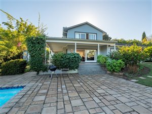 5 Bed House in Hunters Home