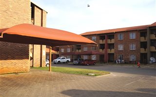 2 Bedroom Townhouse in Comet