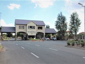 880 m² Land available in Helderwyk