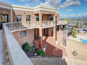 5 Bed House in Goedemoed